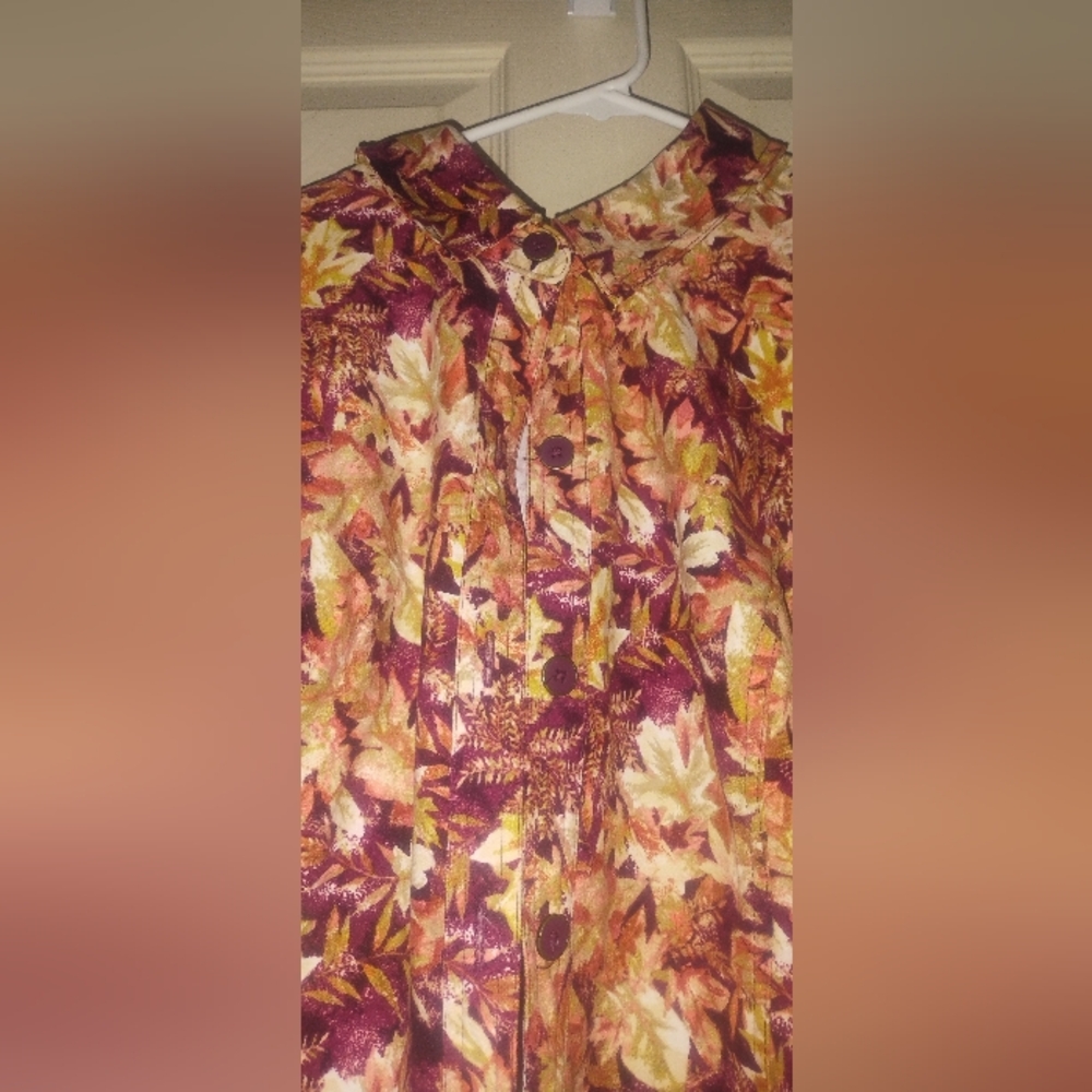 Autumn Leaf Patterned Button-Up Shirt - image 1